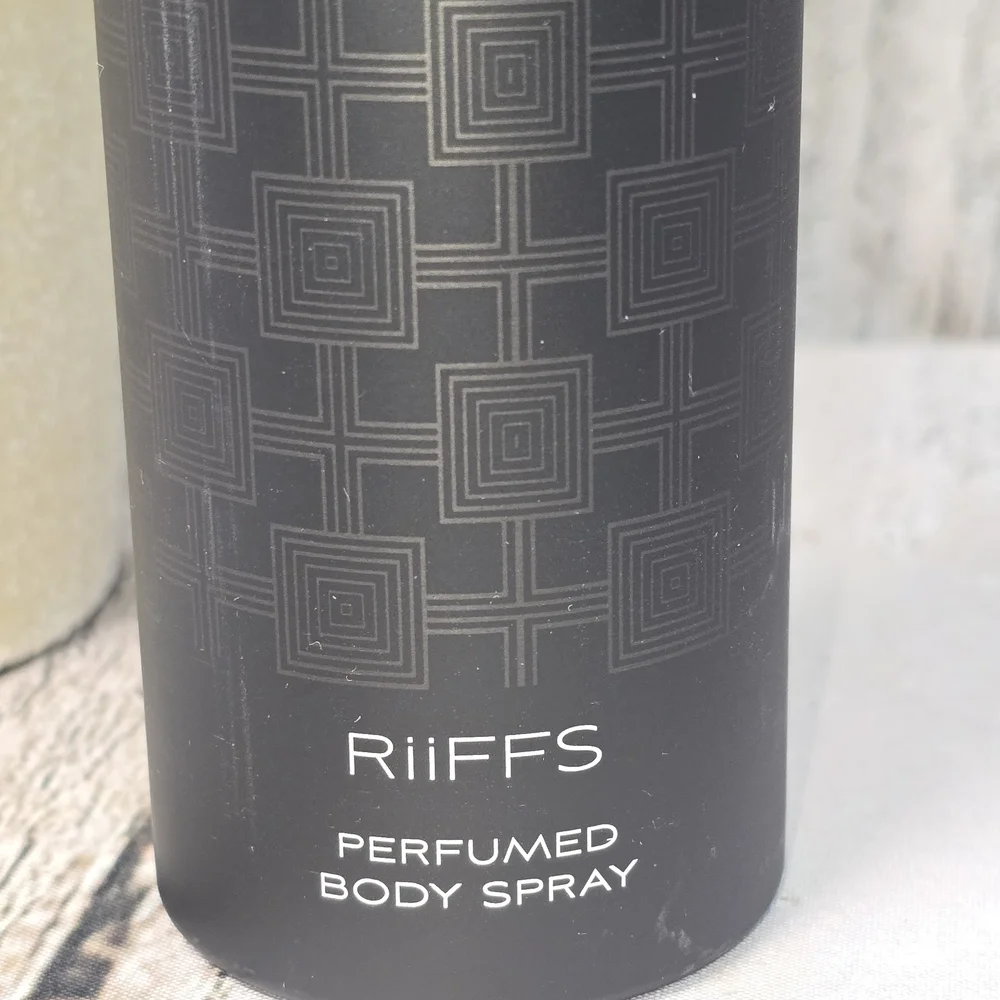 CAFE NOIRE PERFUMED BODY SPRAY BY RIFFS WARM AND SPICY SCENT MENS NWOT
